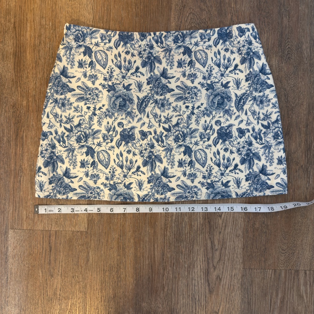 Peppermayo Skirt Low Rise Blue and White Floral - Picture 6 of 6